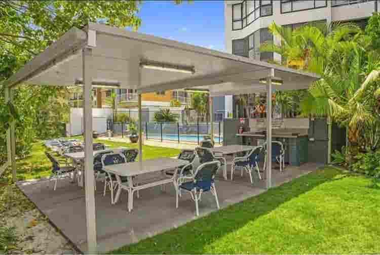 Rooms for rent Surfers Paradise