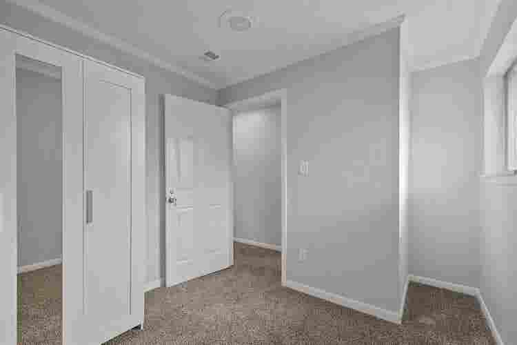 6 BR in Benbrook