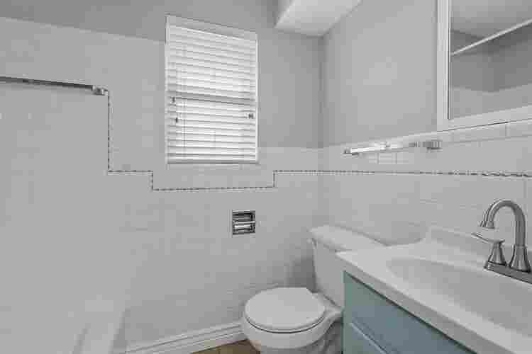 6 BR in Benbrook