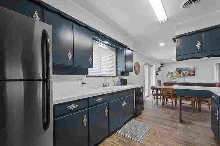 6 BR in Benbrook