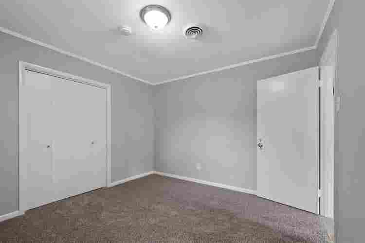 6 BR in Benbrook