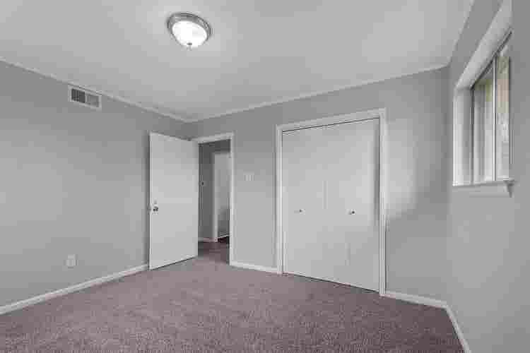 6 BR in Benbrook
