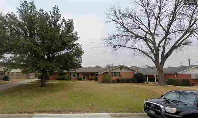 6 BR in Benbrook