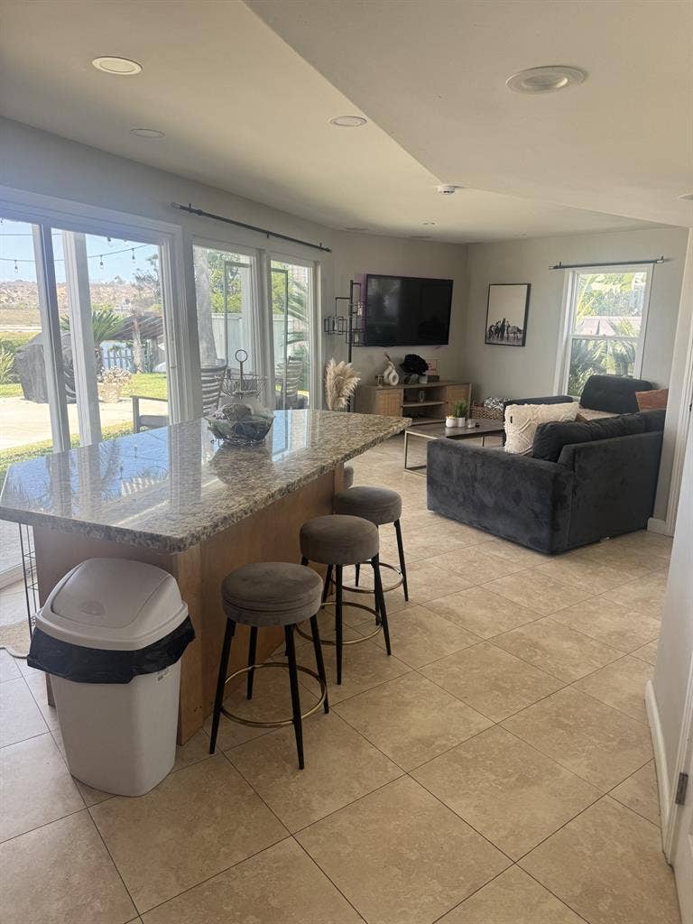 Room for rent in Newport Beach