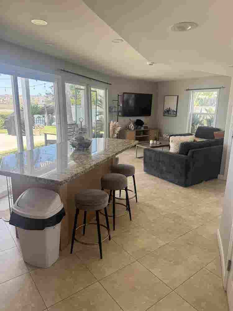 Room for rent in Newport Beach