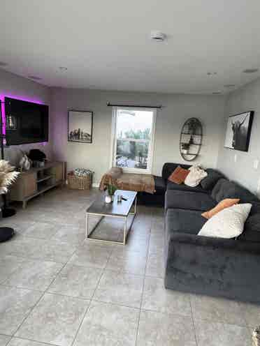 Room for rent in Newport Beach