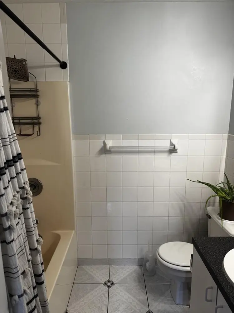 Master/bathroom walk in closet