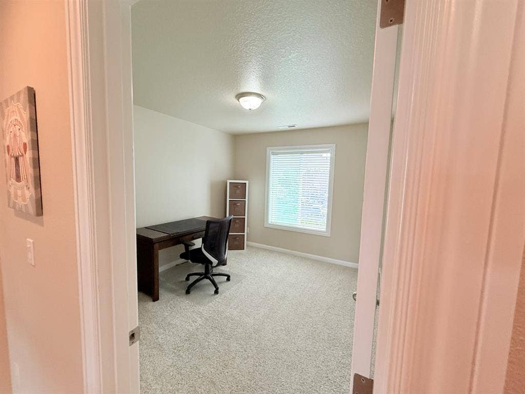 Room in 
East Vancouver , WA