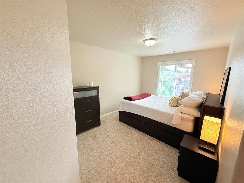 Room in 
East Vancouver , WA