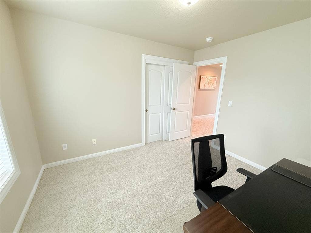 Room in 
East Vancouver , WA