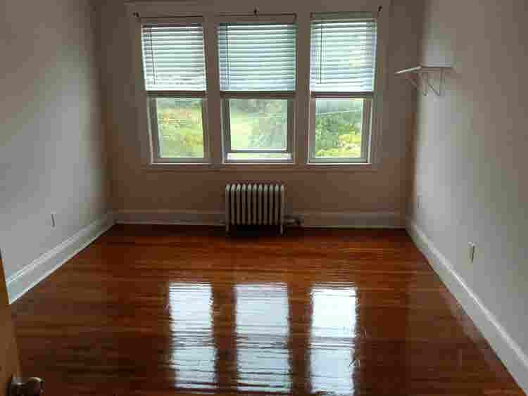huge room w/ view & utilities