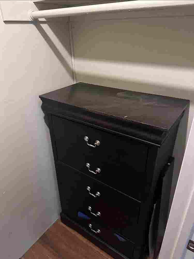 Room available now-NO PETS ALLOWED