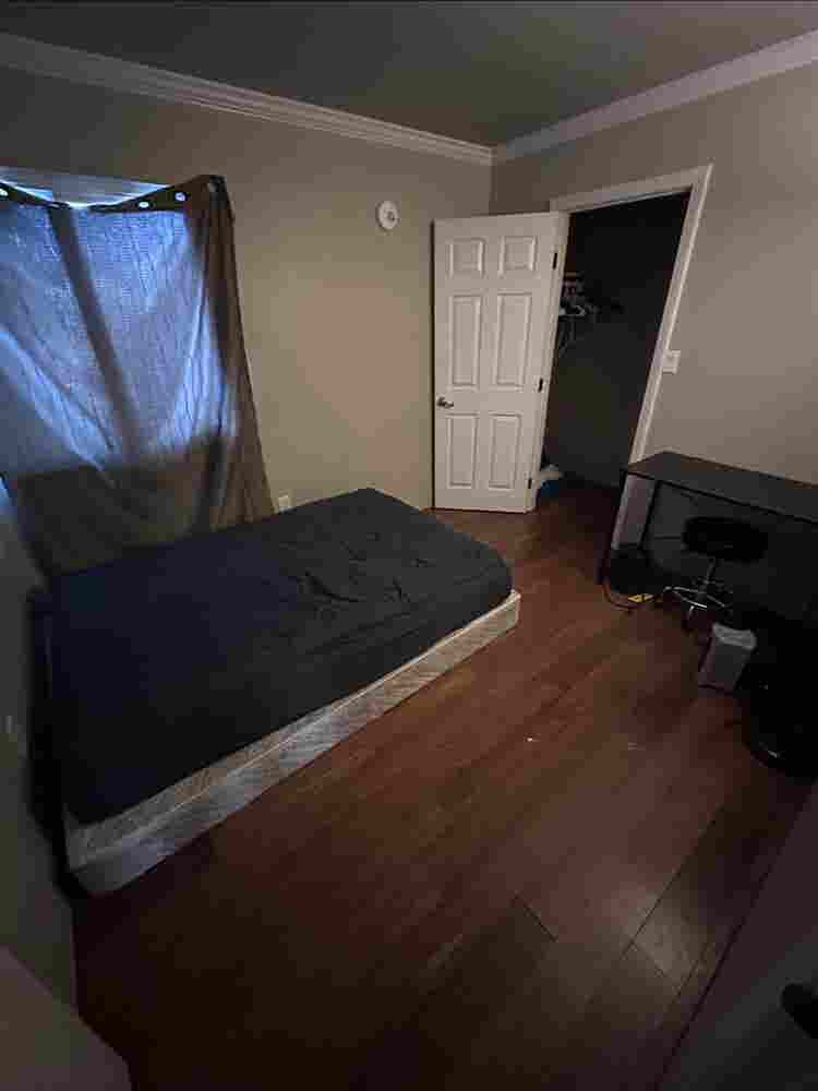 Room available now-NO PETS ALLOWED