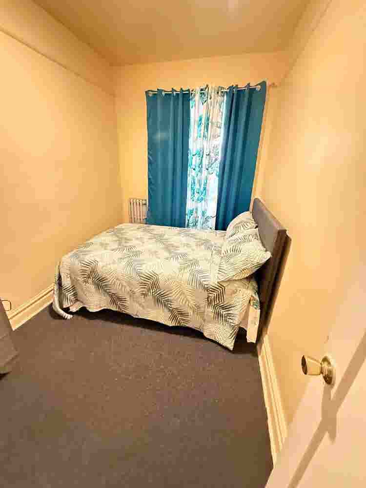 Room for Rent -East New York. $
