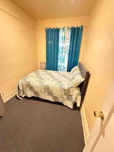 Room for Rent -East New York. $