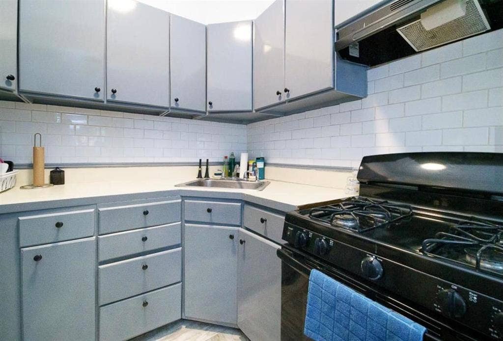 Room for Rent -East New York. $