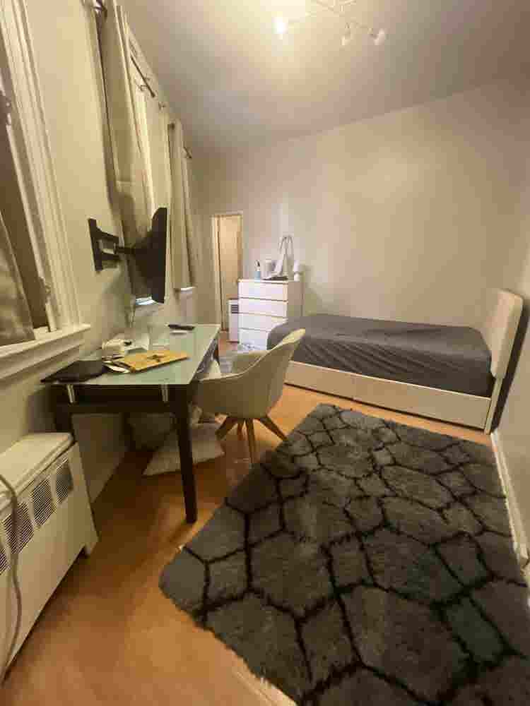 🌸Furnished Room W/ Private Bath🌸