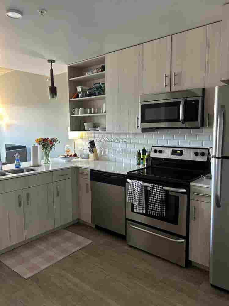 SPRING/SUMMER SUBLEASE