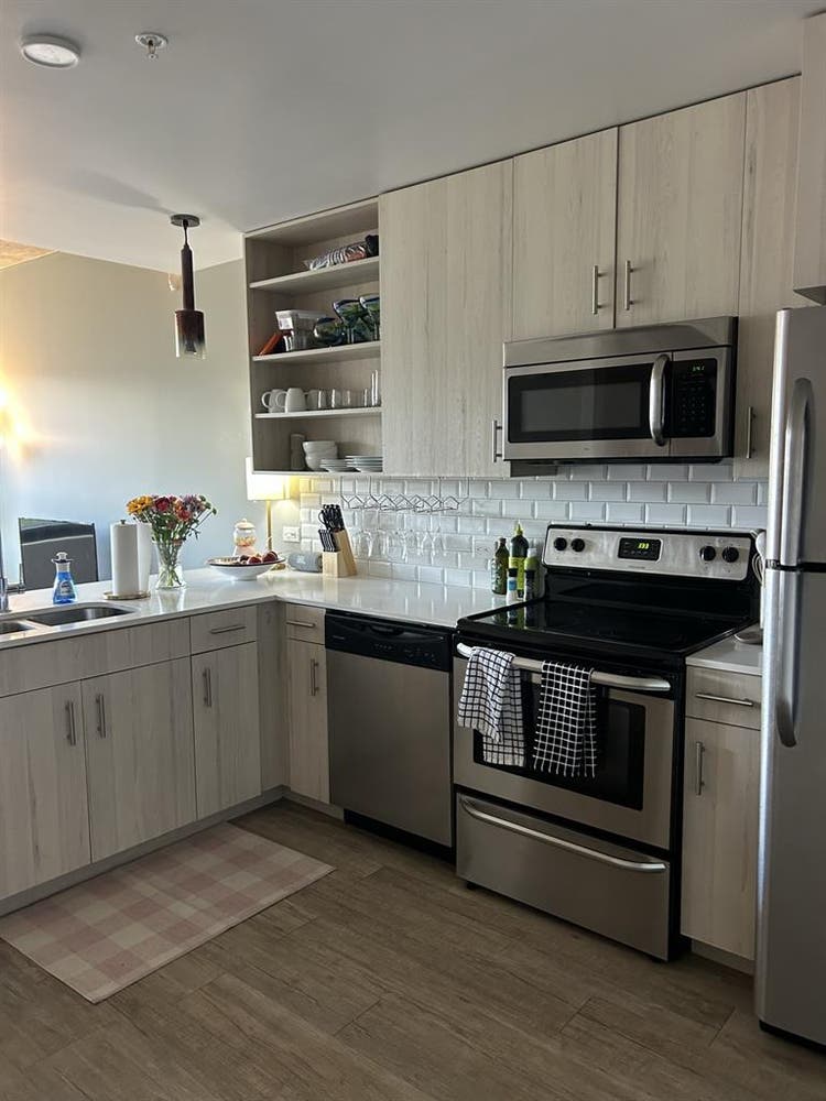 SPRING/SUMMER SUBLEASE