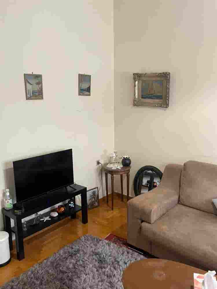 Room in Neos kosmos