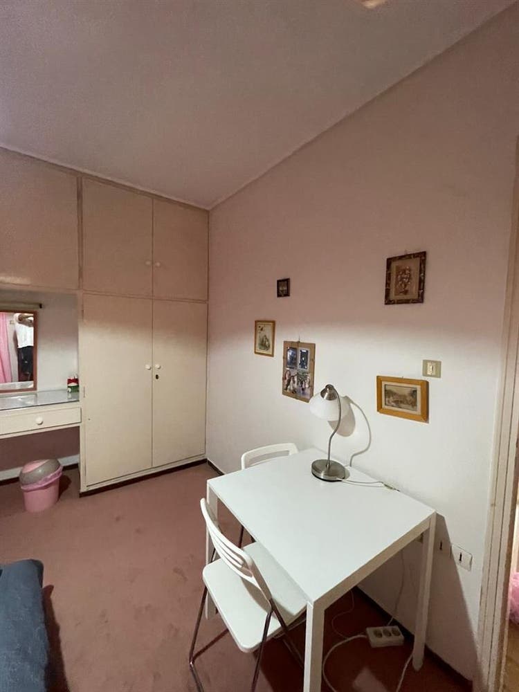 Room in Neos kosmos