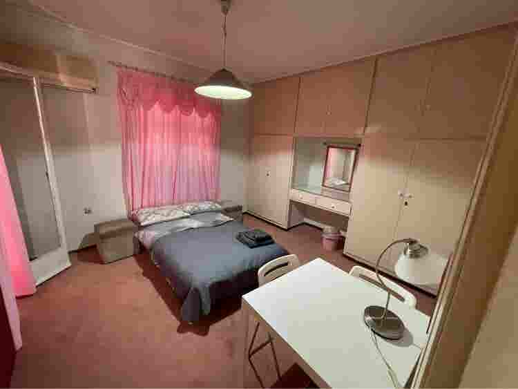 Room in Neos kosmos