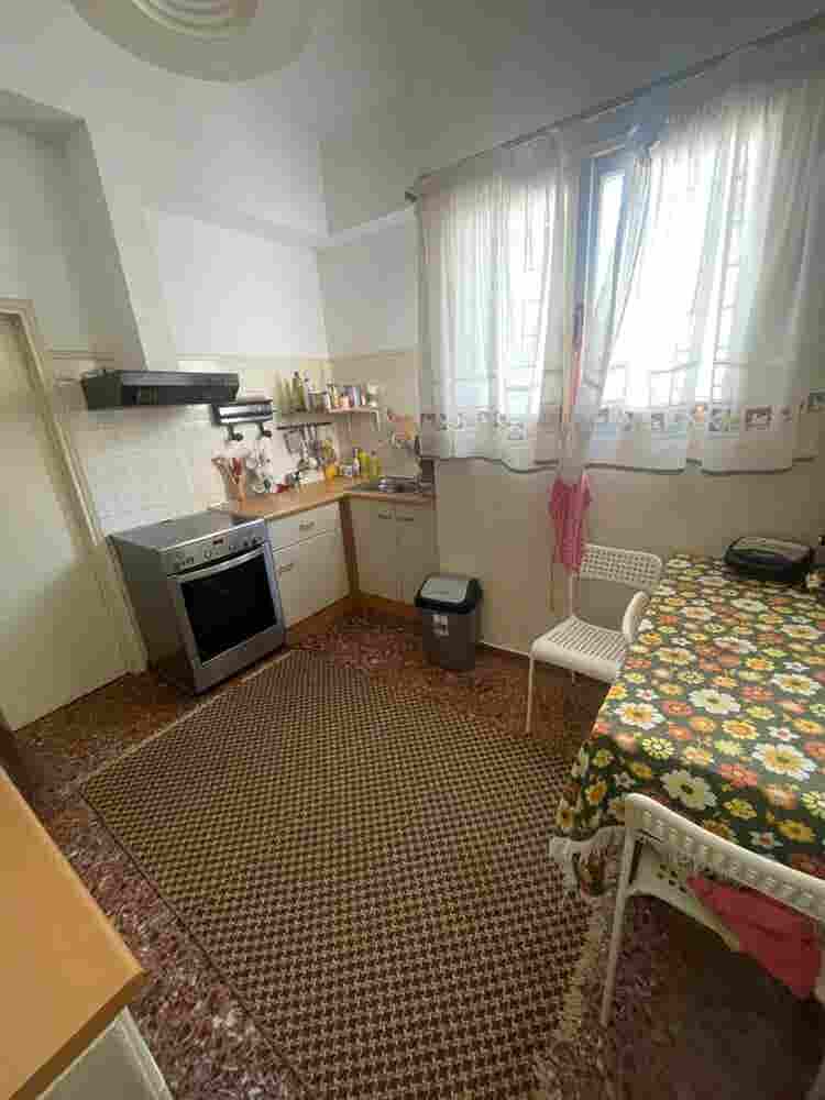Room in Neos kosmos