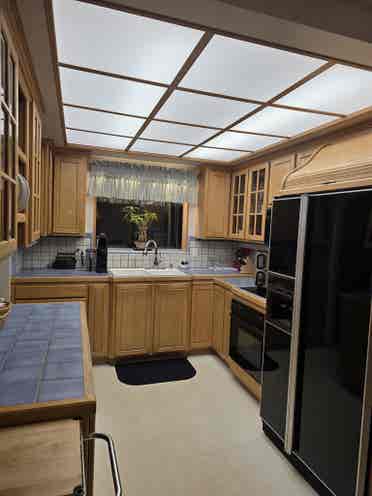2brms- Half the house for 2 Adults