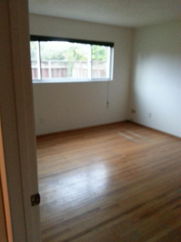 2brms- Half the house for 2 Adults
