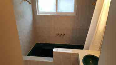 2brms- Half the house for 2 Adults