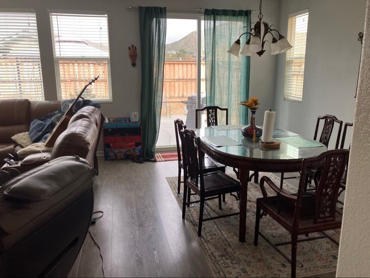 Room for rent available