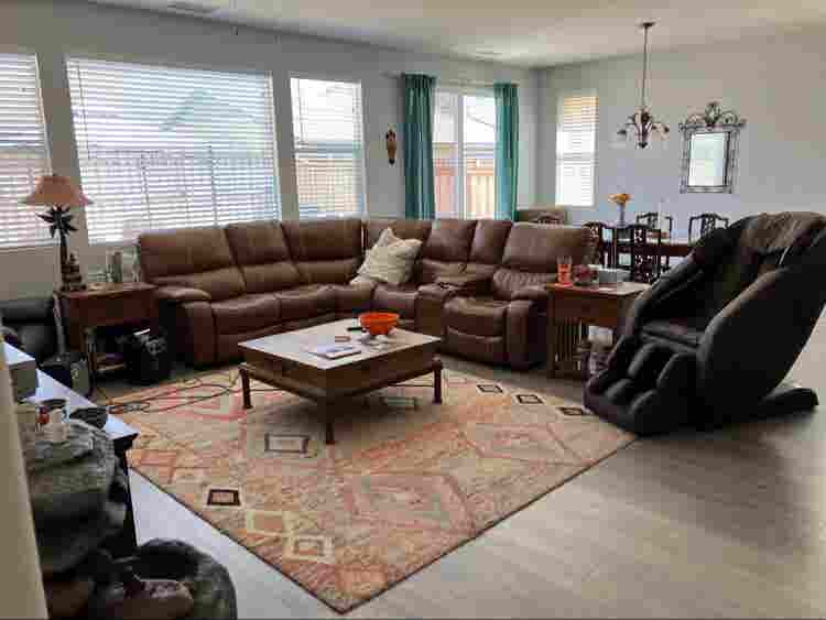 Room for rent available