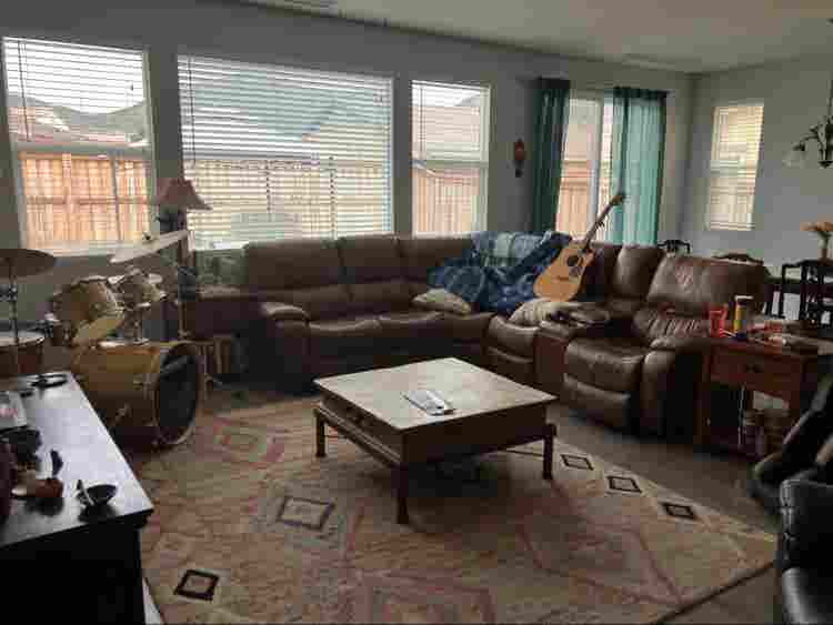 Room for rent available