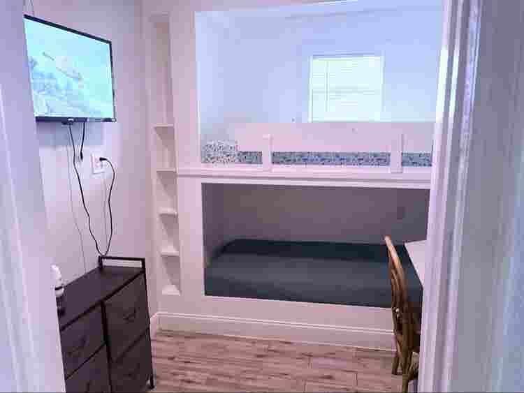 AFFORDABLE HOUSING: Private Room