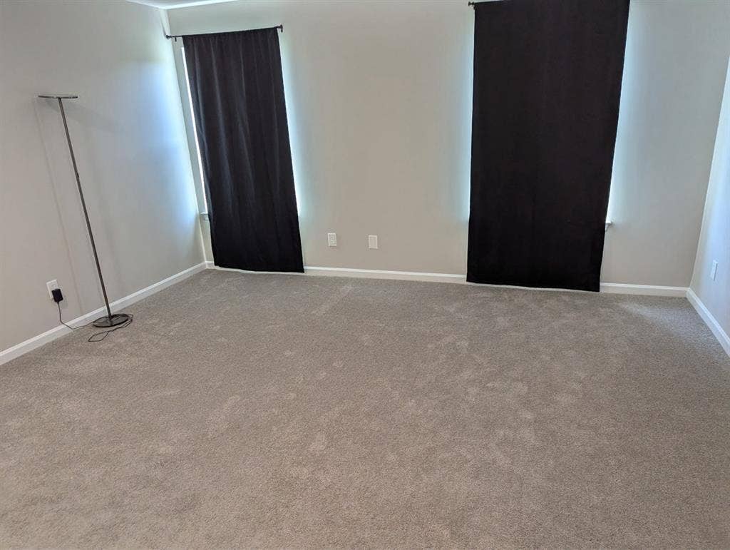 Room for rent near the lake!