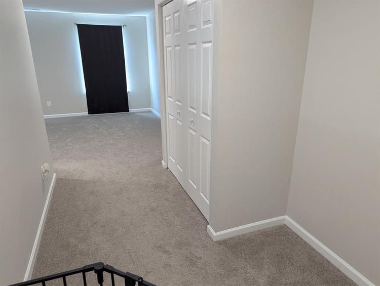Room for rent near the lake!