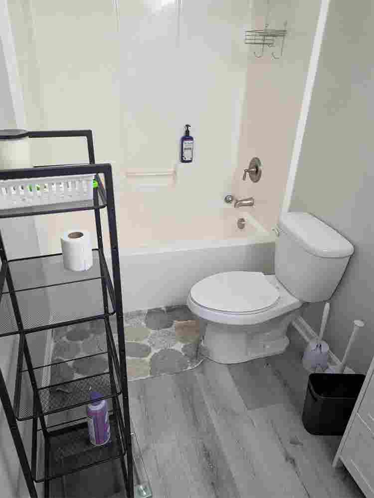 Room for rent near the lake!
