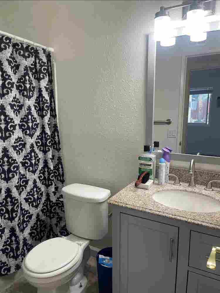 Room for rent with share bathroom