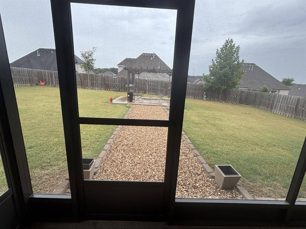 1 room available in bath