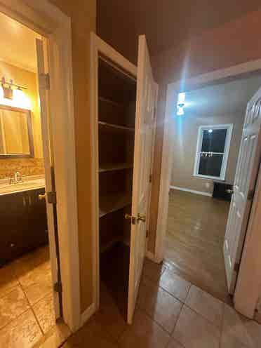 room for rent 1 nov