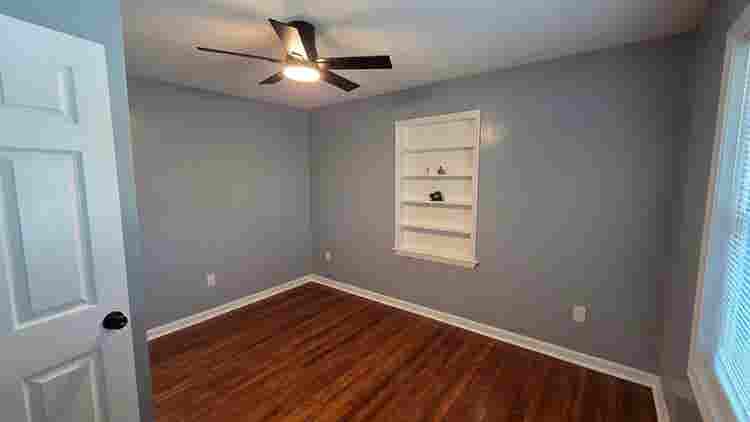 1 Bedroom with Private Bathroom
