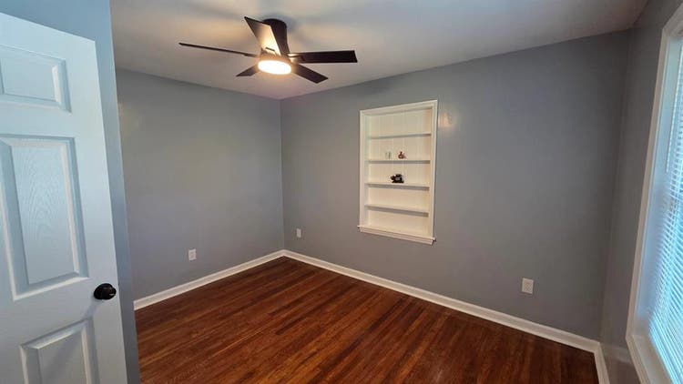 1 Bedroom with Private Bathroom