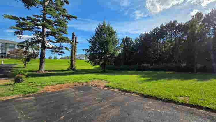 1 Bedroom with Private Bathroom