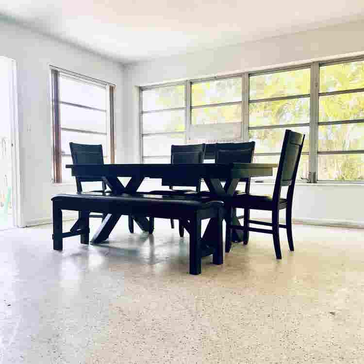 Room for rent in Deerfield beach.