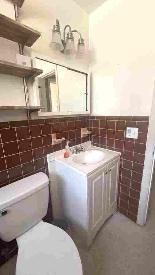 Room for rent in Deerfield beach.
