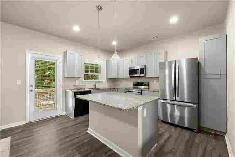 4 BR in Buford