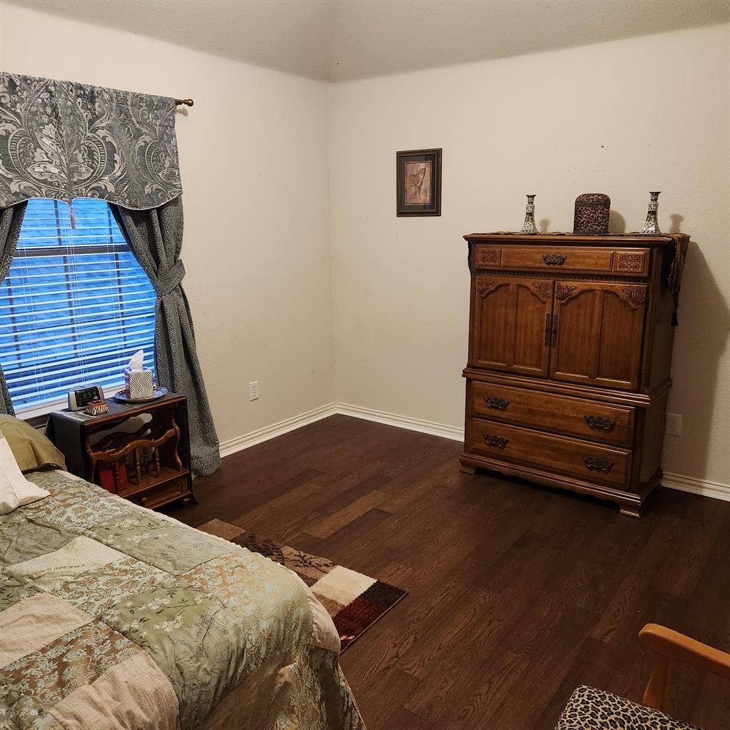 Relaxing, Quiet,and Peaceful Living