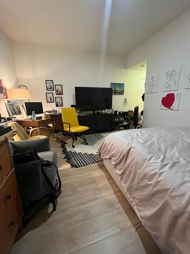 ✨Spacious Studio in Midtown South✨