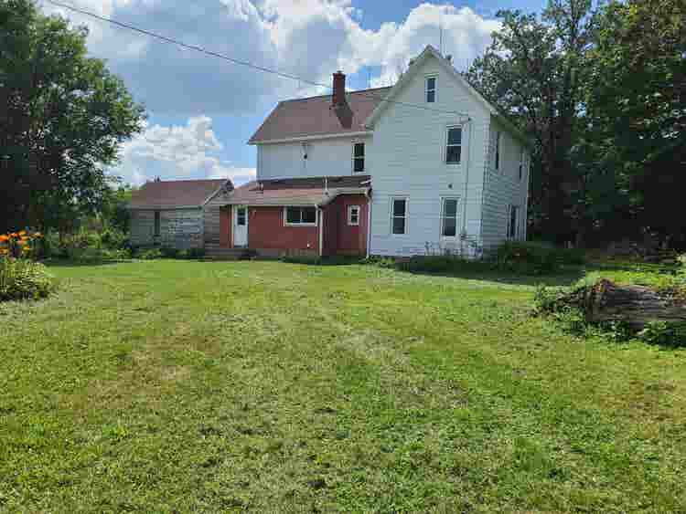 Roommate: Mt. Horeb farmhouse.