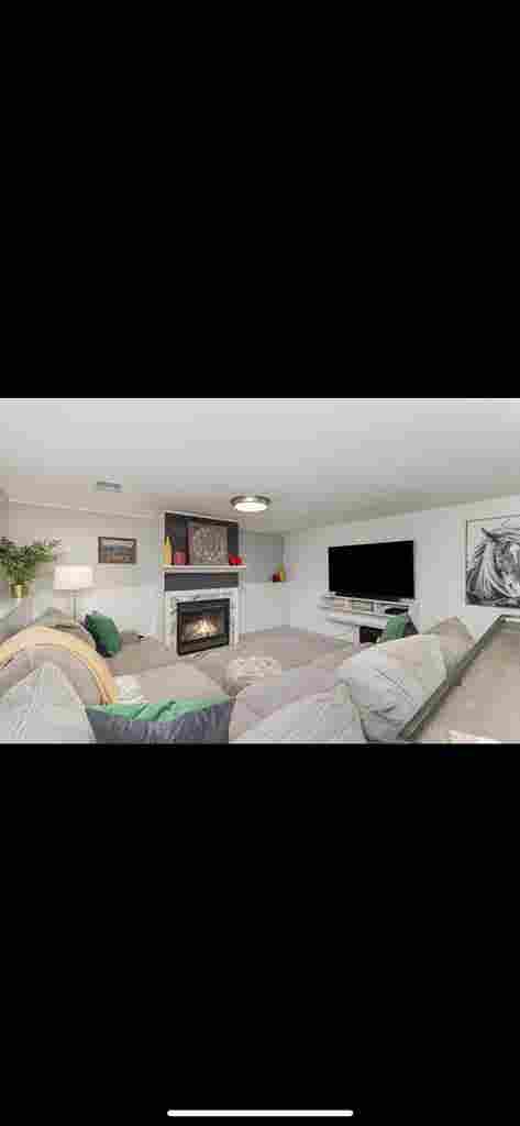Nice private room in Mounds view